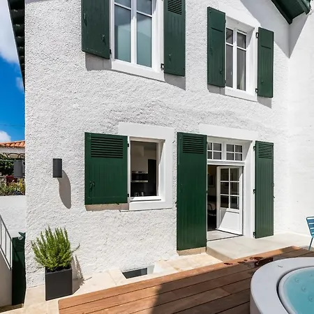 Margot Keyweek Townhouse With Terrace And Jacuzzi Close To Beaches Casa de Férias *
