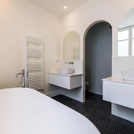 Margot Keyweek Townhouse With Terrace And Jacuzzi Close To Beaches Casa de Férias Biarritz