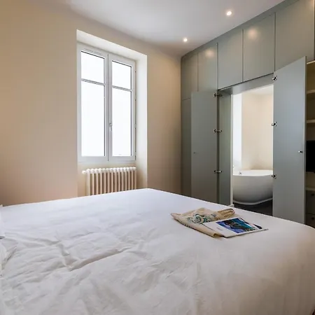 Margot Keyweek Townhouse With Terrace And Jacuzzi Close To Beaches Vakantiehuis *