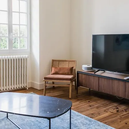Margot Keyweek Townhouse With Terrace And Jacuzzi Close To Beaches Vakantiehuis *