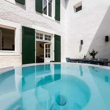Margot Keyweek Townhouse With Terrace And Jacuzzi Close To Beaches Vakantiehuis